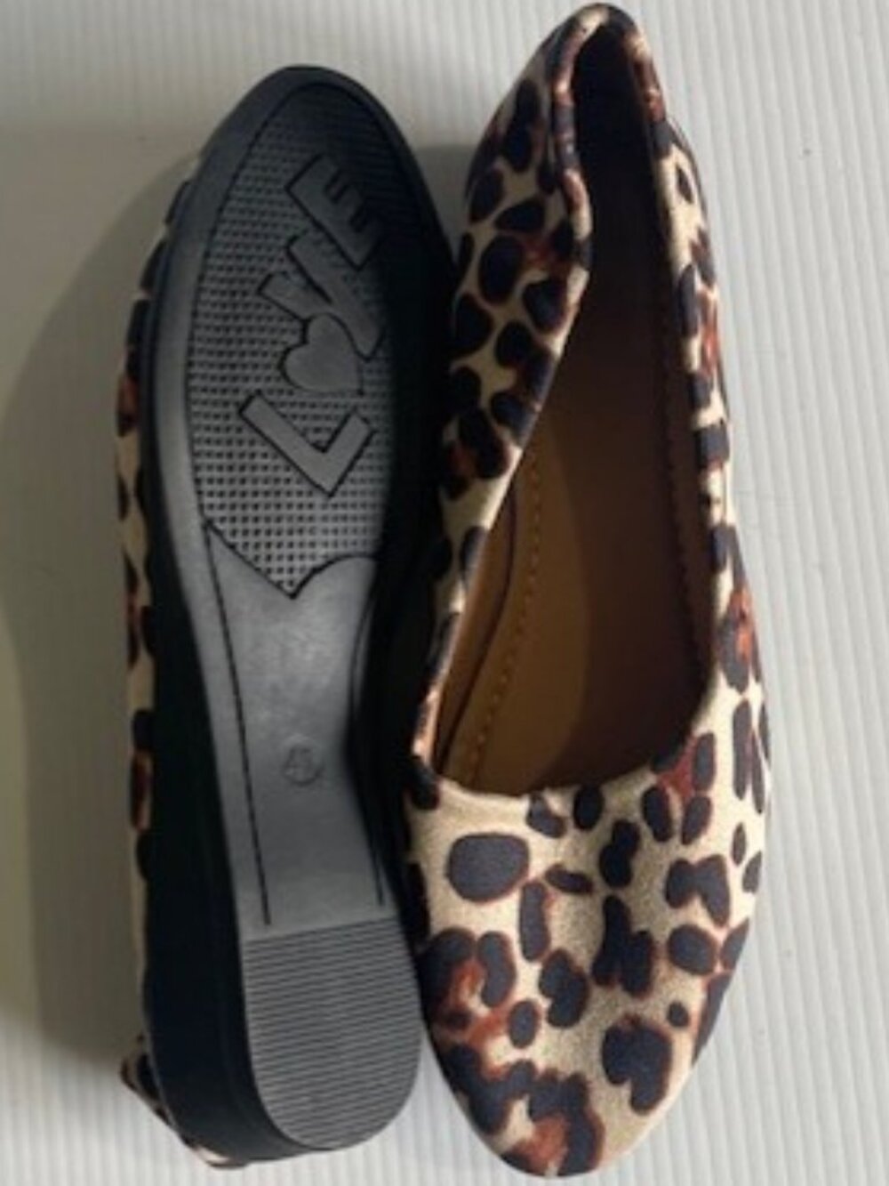 Women's leopard print flats